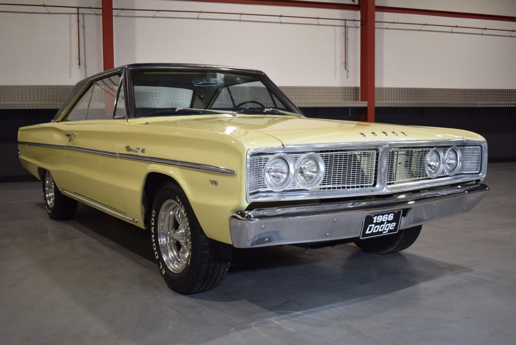 1966 Dodge Coronet 440 Coupe 318 CI V8