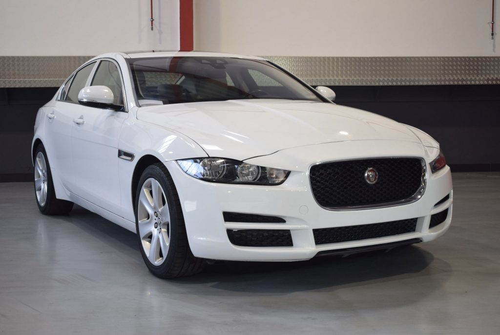 2017 Jaguar XE Sedan 2.0 Liter V4