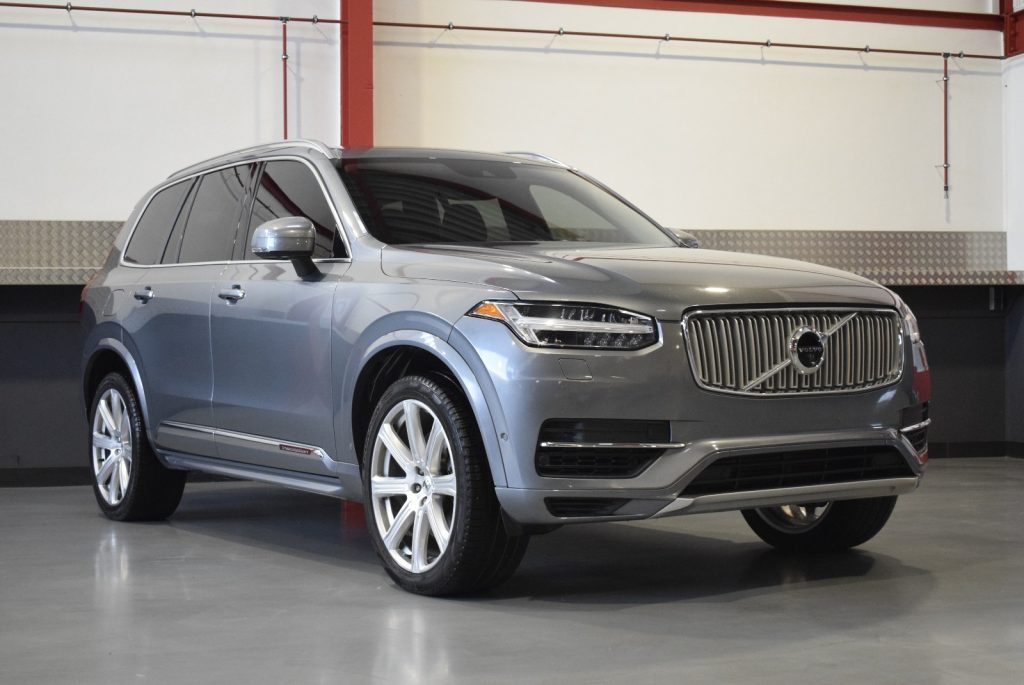 2017 Volvo XC90 T8 Hybrid SUV 2,0L Inline 4