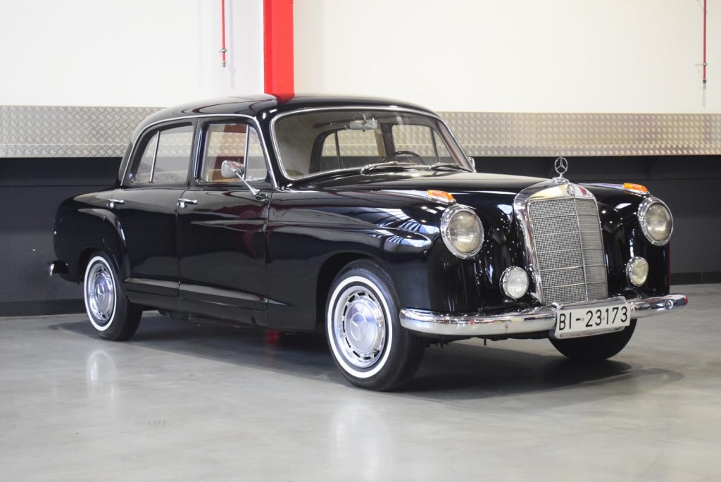 1956 Mercedes-Benz 220A (W180) Ponton Sedan 2,2L