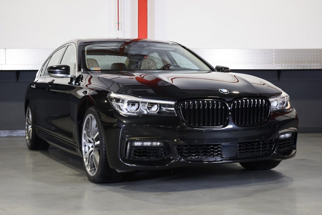 2016 BMW 740i Sedan 3,0L