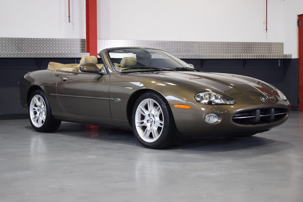 2001 Jaguar XK8 Convertible 4,0L V8