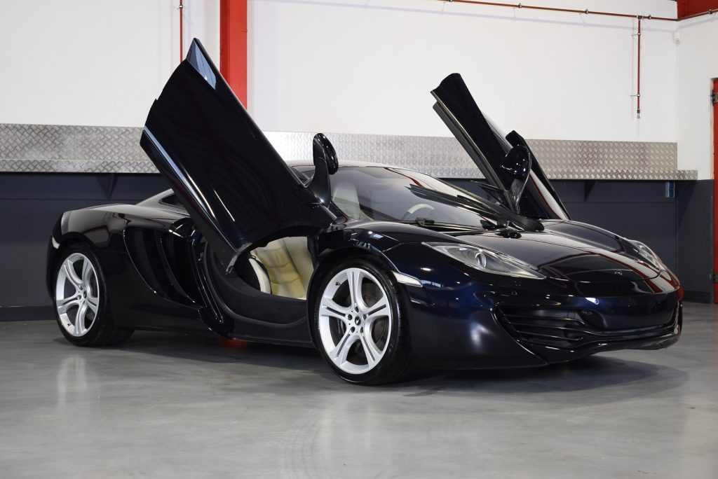 2012 McLaren MP4-12C Coupe 3,8L V8