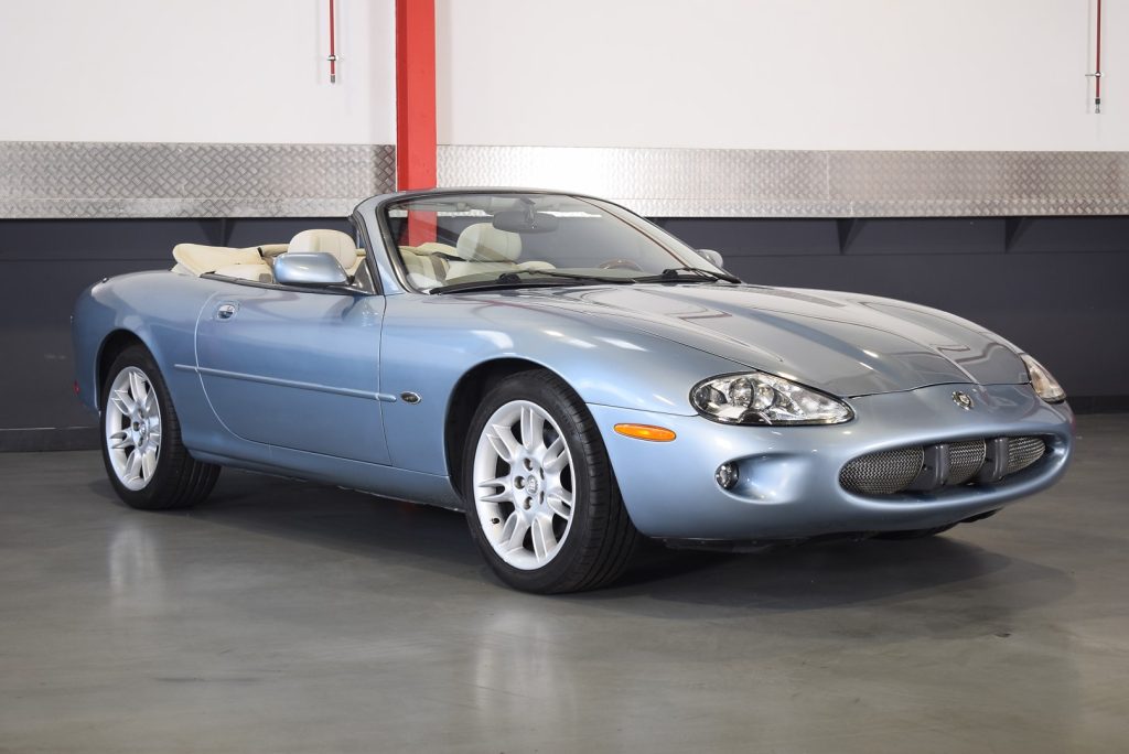 2002 Jaguar XK8 Convertible 4,0L V8