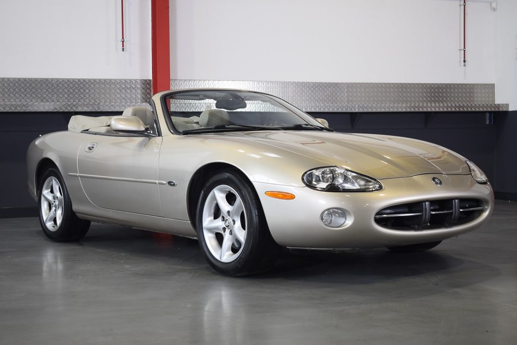 2002 Jaguar XK8 Convertible 4,0L V8