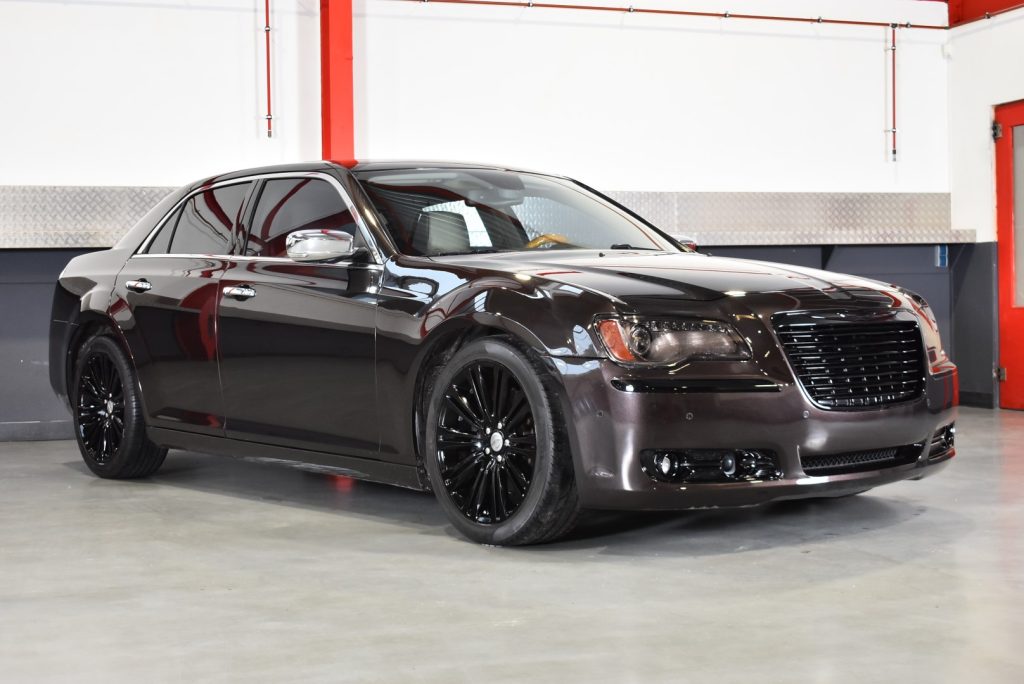 2013 Chrysler 300C Sedan 350CI “Hemi” V8