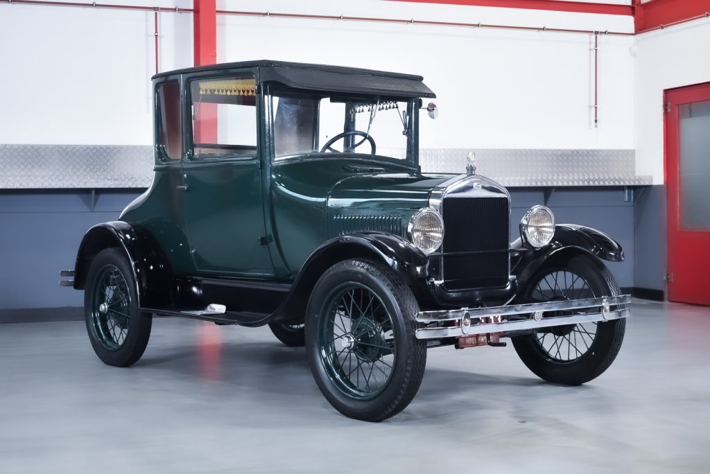 1927 Ford Model T Coupe 177CI I4