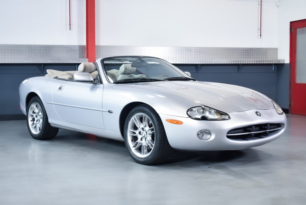 2002 Jaguar XK8 Convertible 4,0L V8