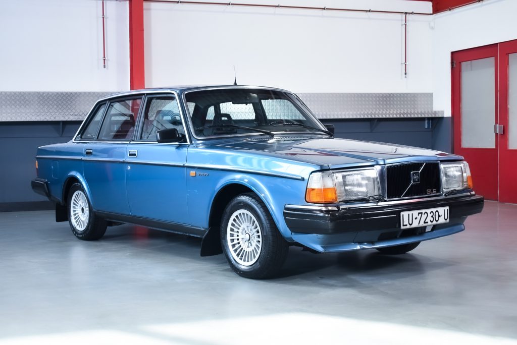 1984 Volvo 240 GLE Sedan 2.3L