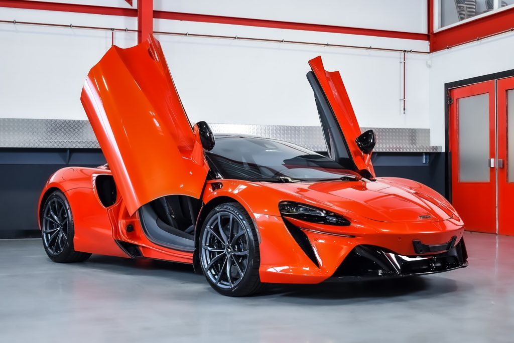 2023 McLaren Artura Coupe 3,0L Twin Turbocharged V6