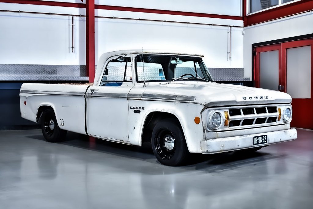 1968 Dodge D100 Pickup Truck 318CI V8
