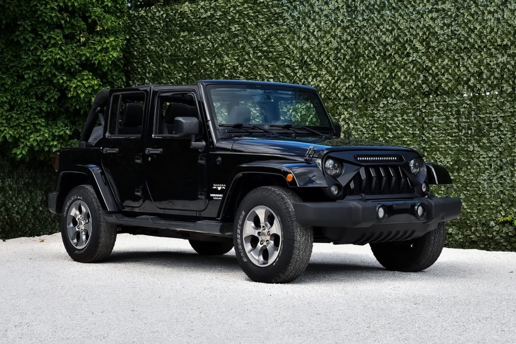 2016 Jeep Wrangler Sahara SUV 220CI V6